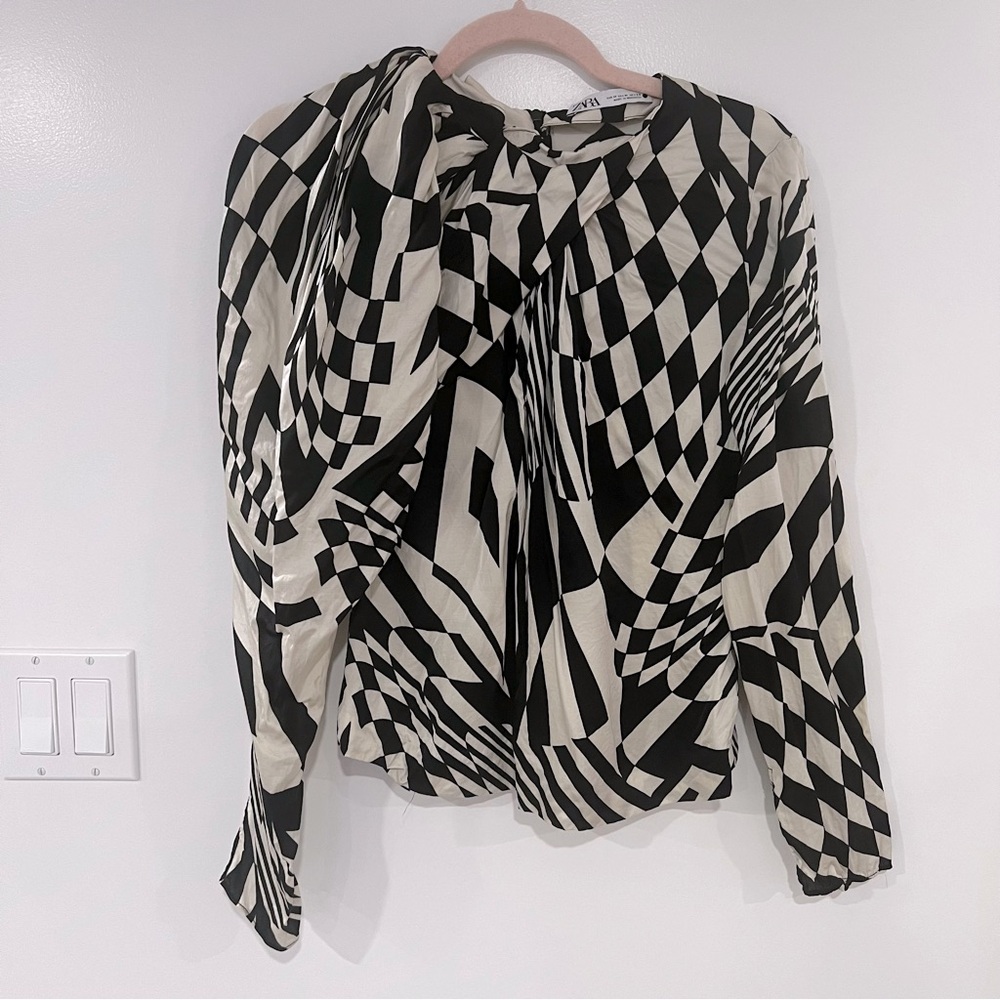 Zara Black and Ivory Pleated Top Women’s Sz M - Picture 3 of 10